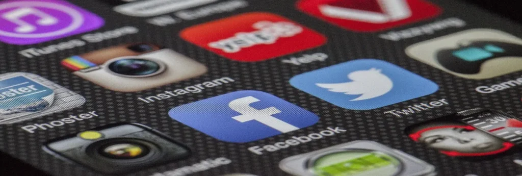 A Short Guide to Filing Taxes on Social Media Income 1 Filing Taxes on Social Media Income